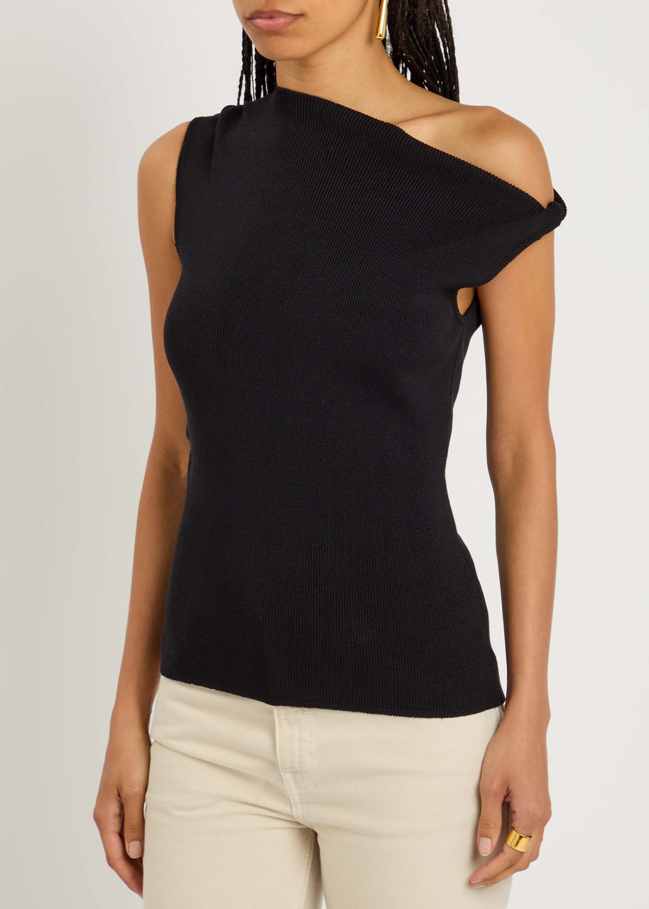 Almada Label Ami Off-the-shoulder Knitted Tank In Black