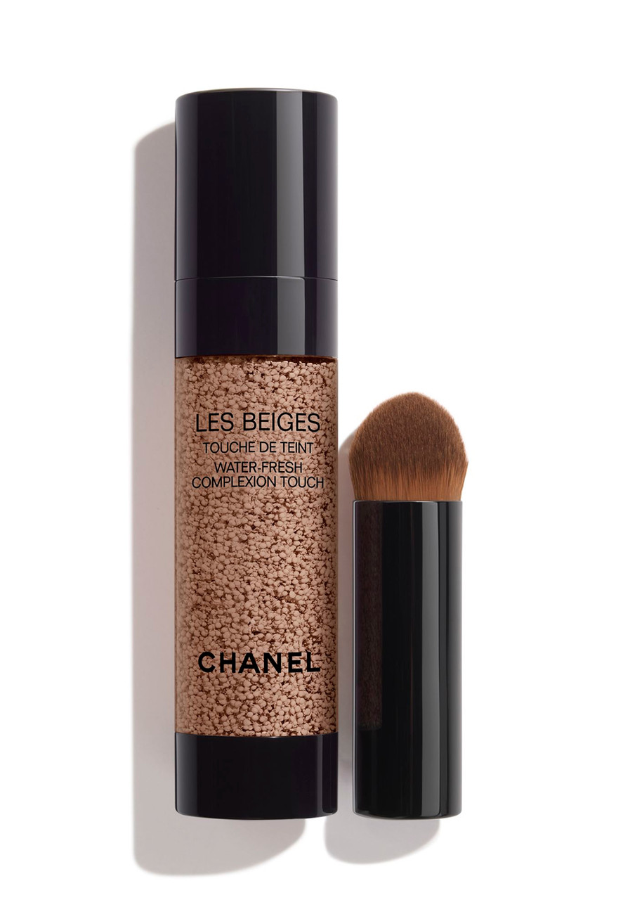 Chanel Les Beiges Water-fresh Complexion Touch ~ Water-fresh Complexion Touch With Micro-droplet Pigments. Even – Illuminate – Hydrate. Natural And Buildable Healthy-looking Glow. - BR22