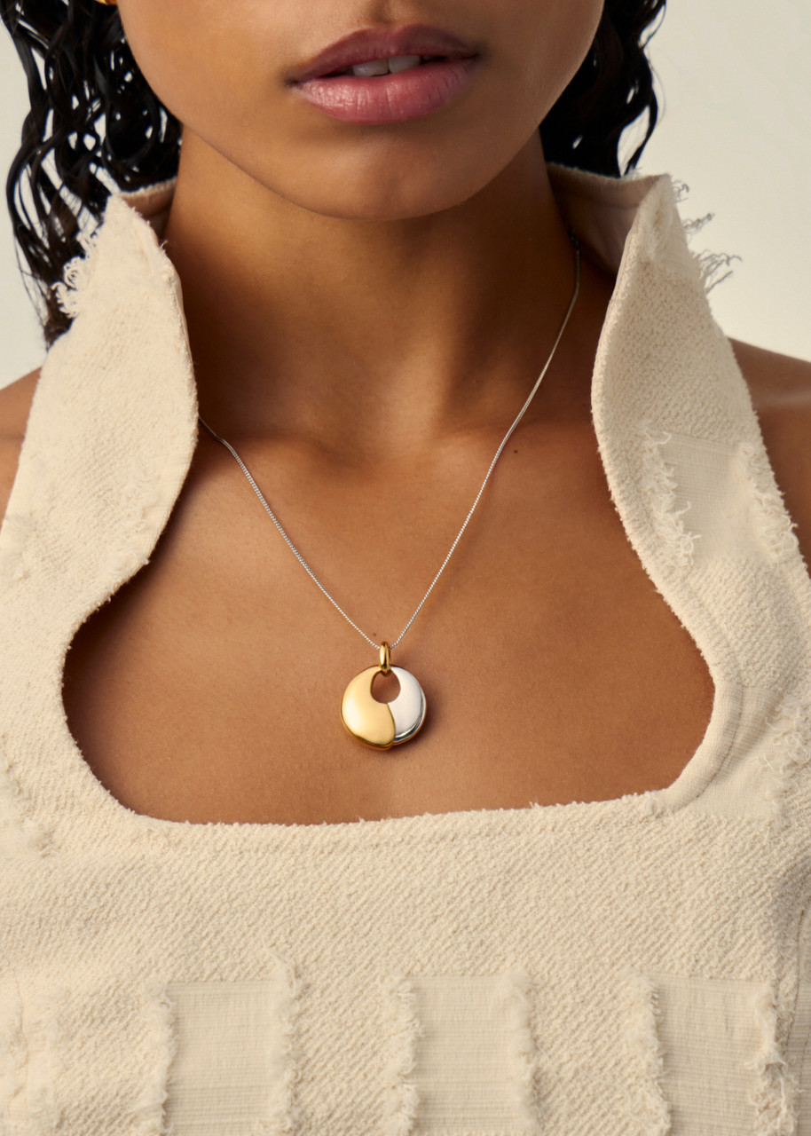 Missoma Sculptural Pebble Pendant Necklace Set In Metallic