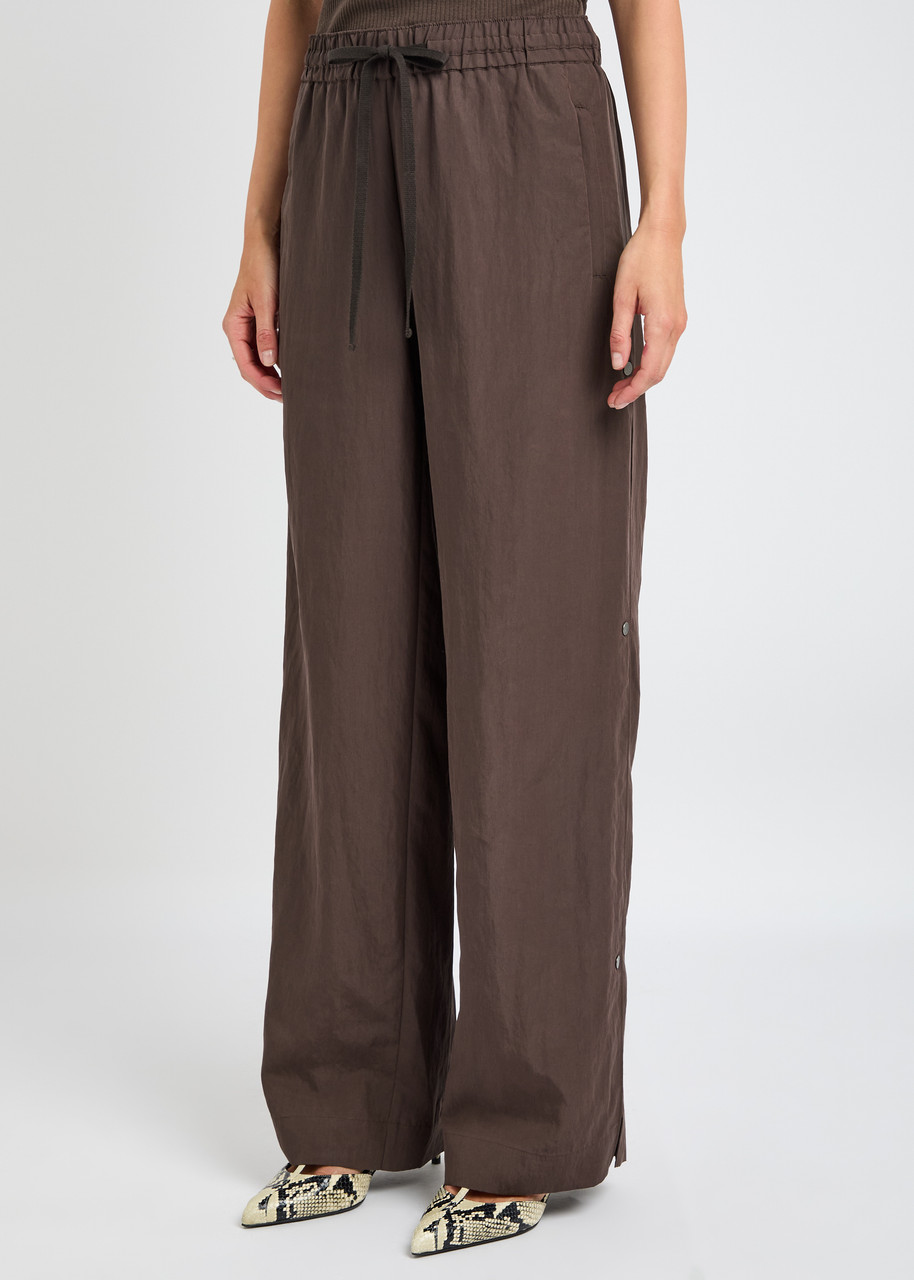 Vince Embellished Woven Trousers In Green