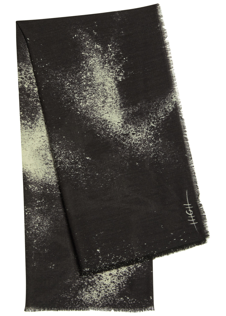 High Chirp Printed Wool Scarf In Black