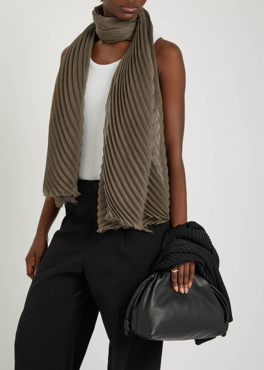 Issey Miyake Pleated Fine-knit Scarf In Brown