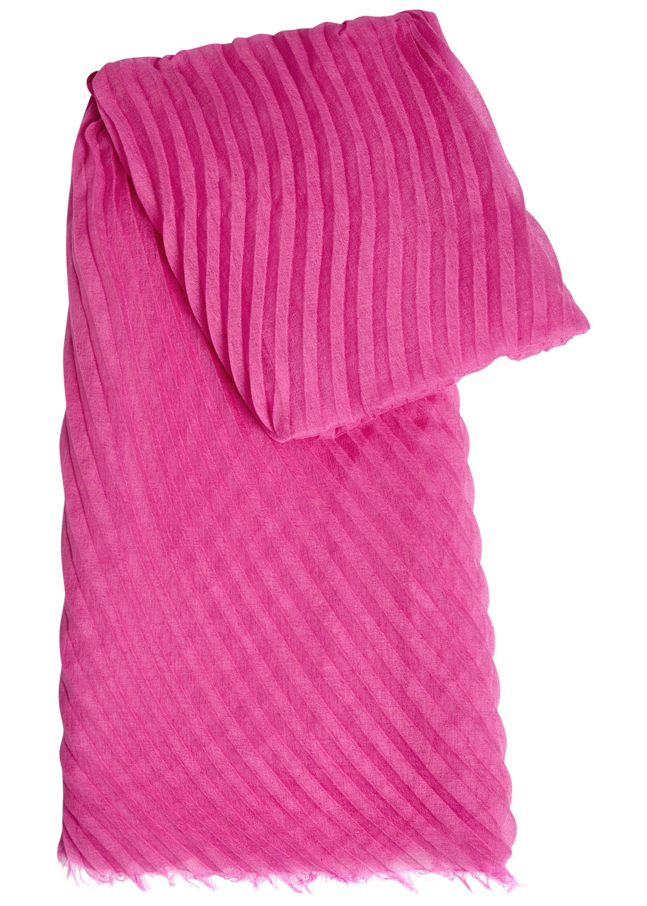 Issey Miyake Pleated Fine-knit Scarf In Pink