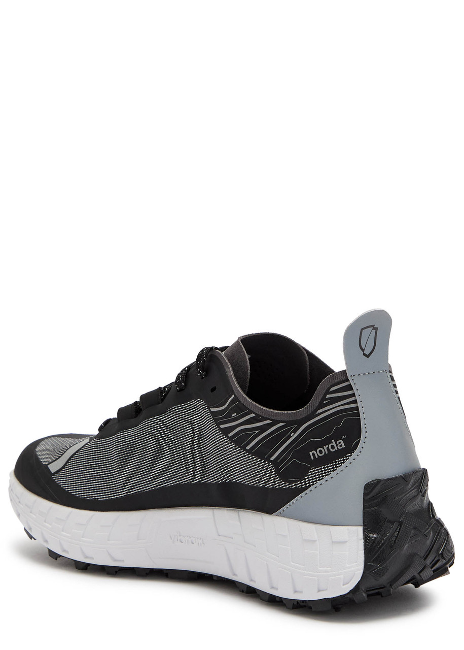 Norda 001 Cinder Mesh-knit Sneakers In Gray