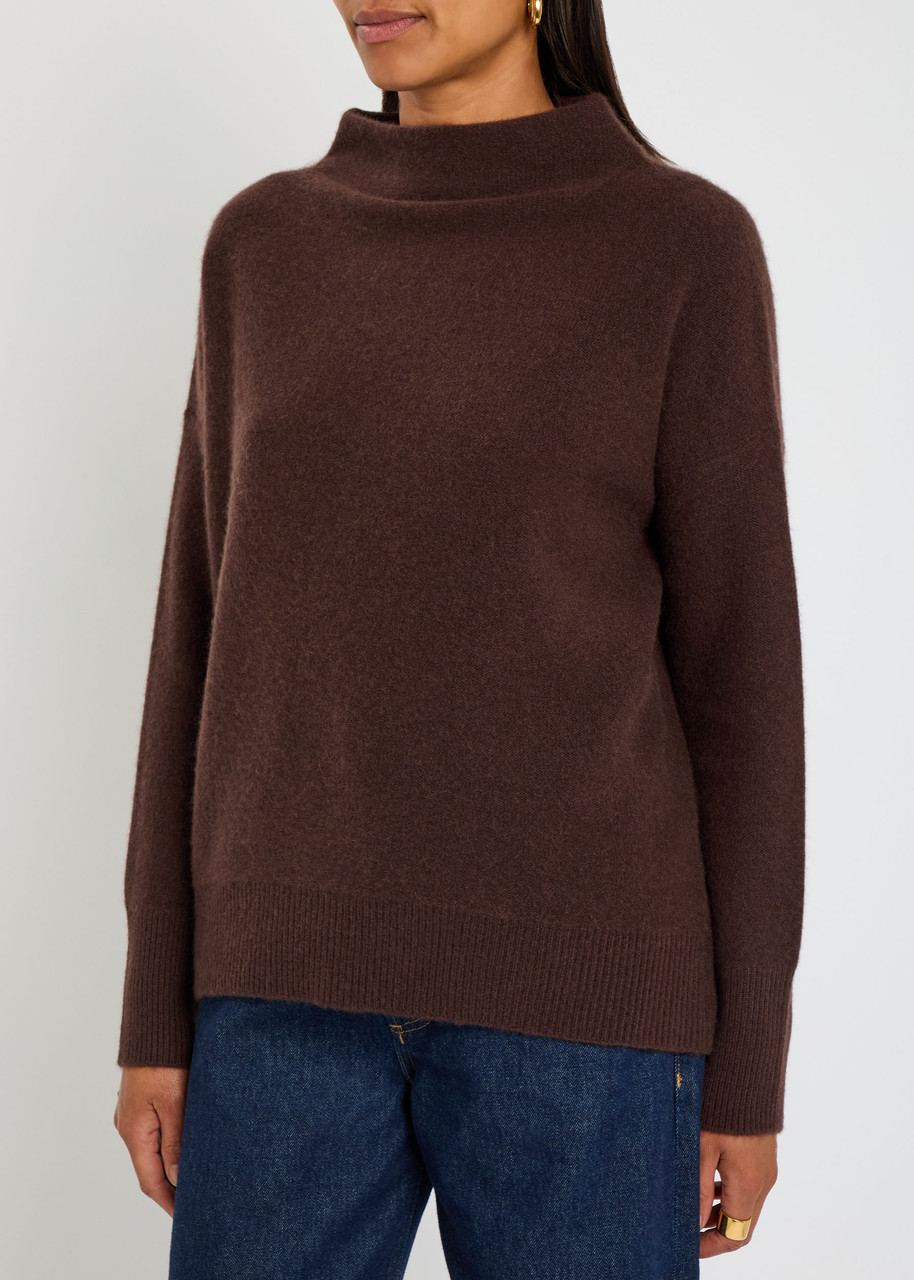 Vince Brushed Cashmere Jumper In Brown