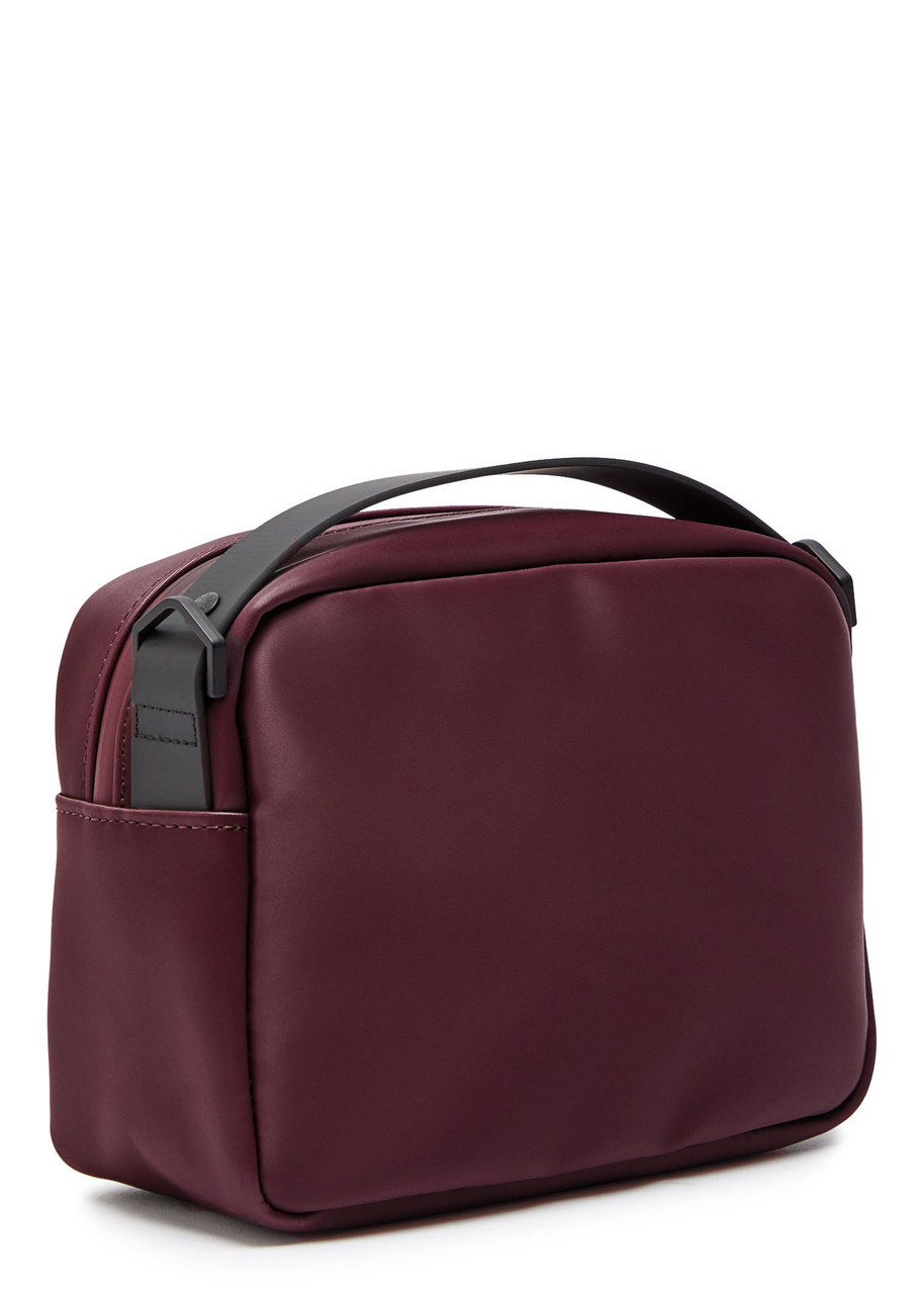 Rains Box Rubberised Top Handle Bag In Burgundy
