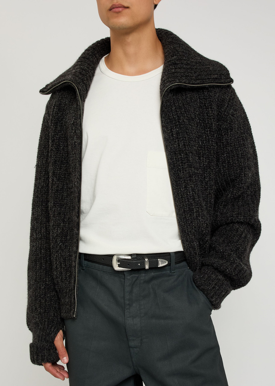 Lemaire Minimal Western Grained Leather Belt In Black