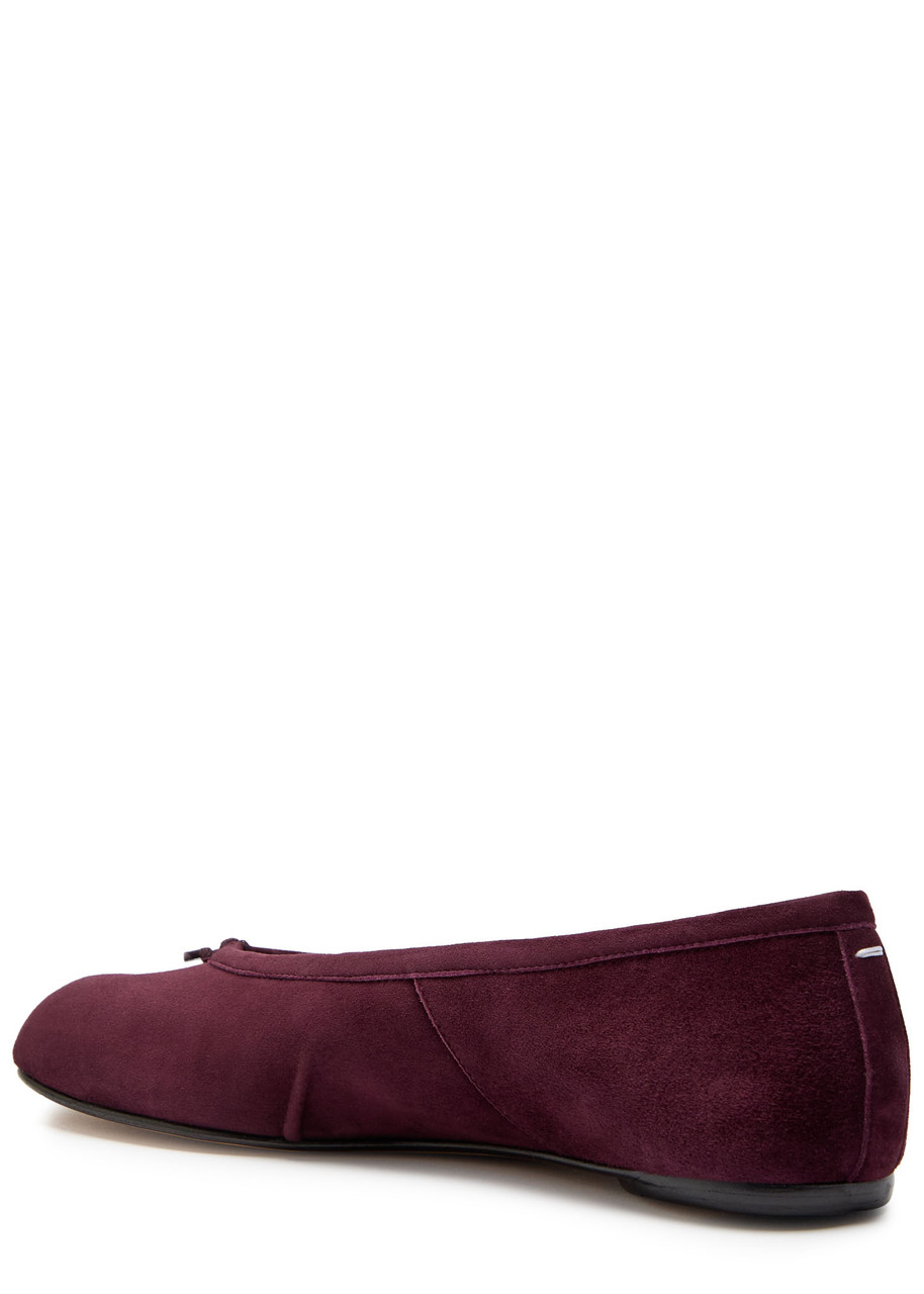 Maison Margiela Split Toe Suede Ballerina Shoes With Bow In Brown
