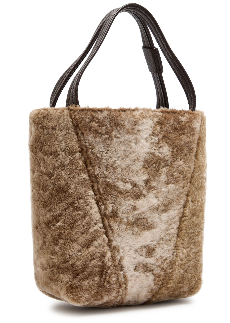 Chloé Chloe Spin Small Shearling Tote Bag In Gray