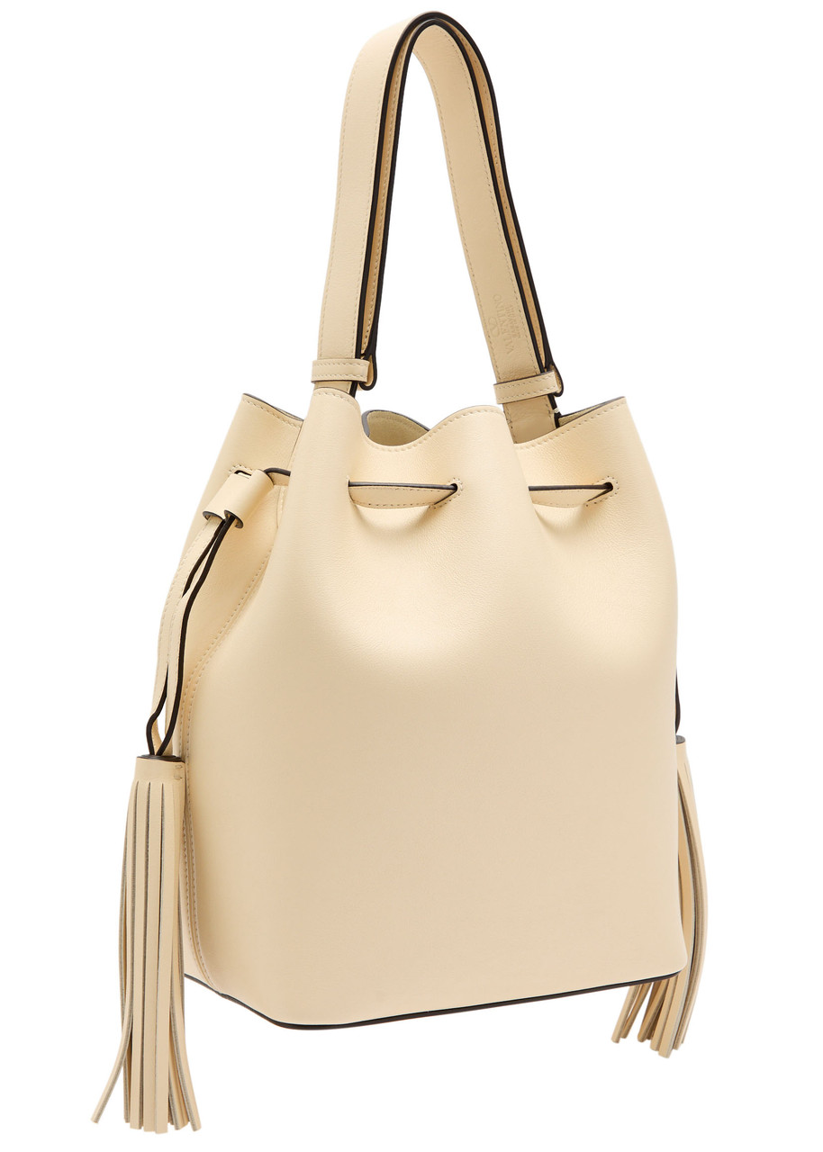 Valentino Drawstring Tassel-embellished Leather Shoulder Bag In Neutral