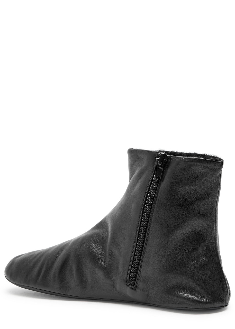The Row Stella Shearling-lined Leather Ankle Boots In Black