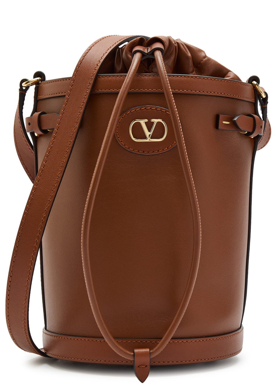 Valentino Garavani Logo-plaque Leather Drawstring Bucket bag – Brown – One Size