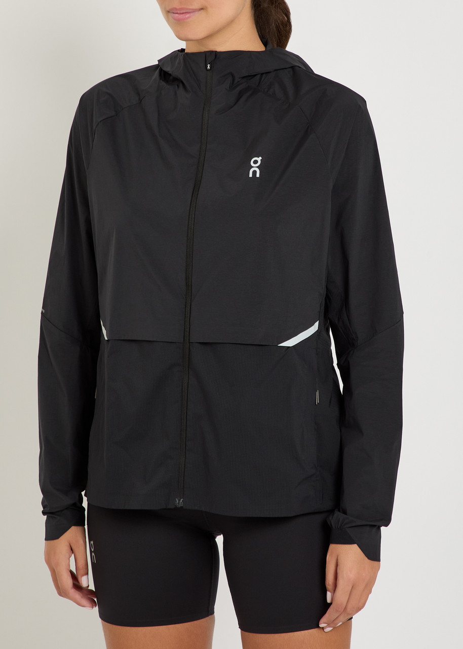 On Core Hooded Shell Jacket In Black