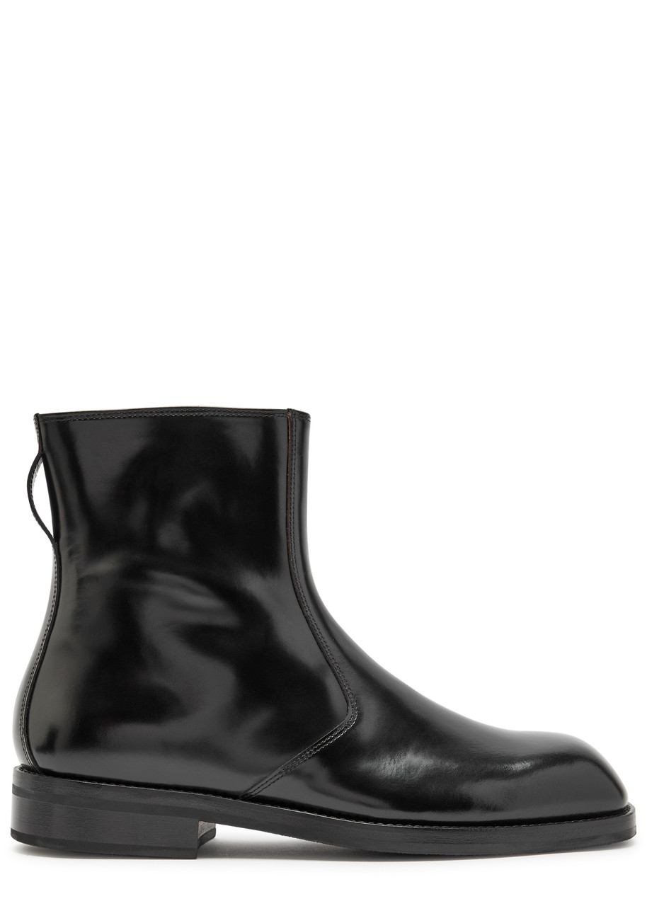 Lemaire Glossed Leather Ankle Boots – Black – 45 (IT45 / UK11) Lemaire Glossed Leather Ankle Boots – Black – 45 (IT45 / UK11)
