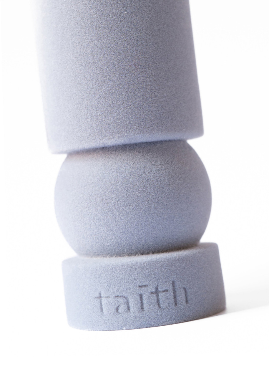  Taith Ninu Velvet Light Grey Candle 600g 