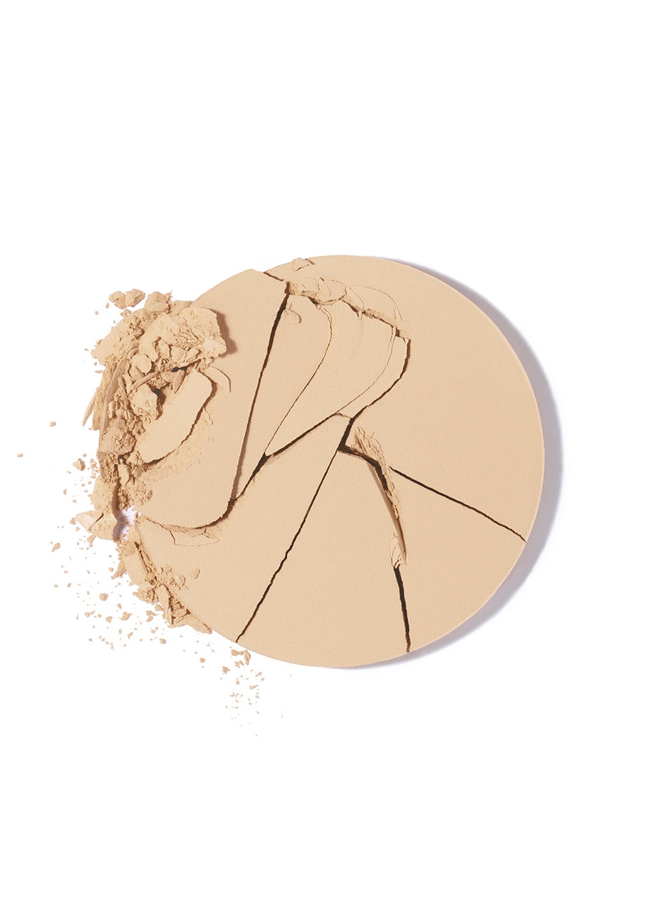 Chantecaille -compact Makeup Foundation In Bamboo