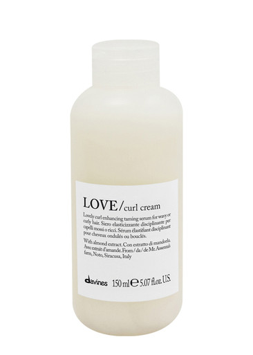 Davines - Love Curl-defining Hair Cream - 150ml - Residue-free Curl-defining Cream - Promotes Curl Volume and Elasticity - Vitamin-rich Almond Extract