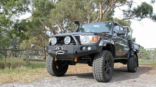 79 Series Urban style bull bar