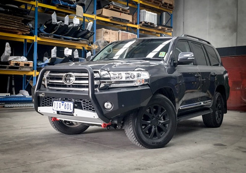 200 Series Uneek bull bar