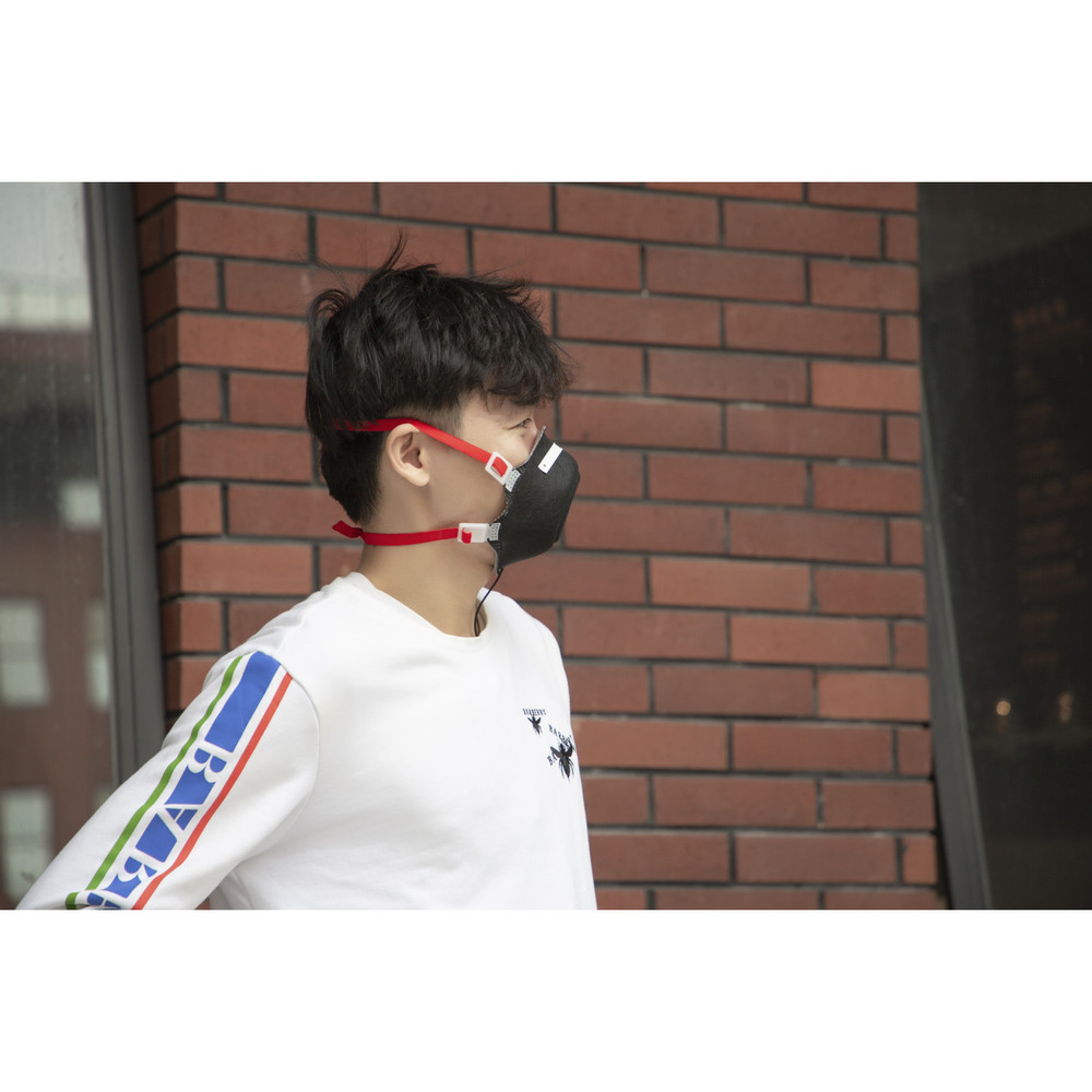 Saramonic MaskMic-B Face Mask with Lavalier Holder, Secure Seal, and Dual Adjustable Straps (Black)