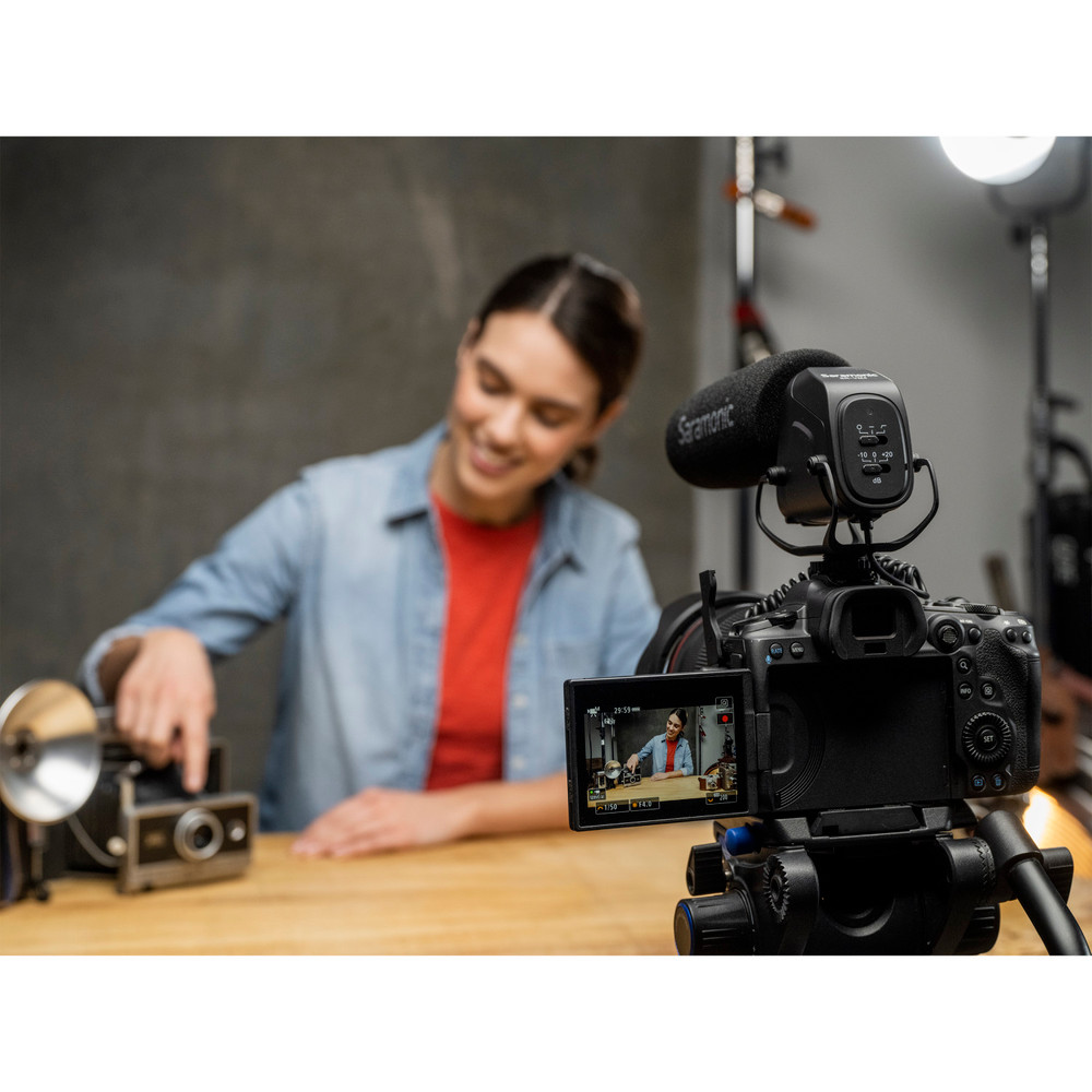 Saramonic SR-VM4 AA-Powered Supercardioid On-Camera Shotgun Mic w/ 3-Stage Level Control & 75Hz Low-Cut Filter