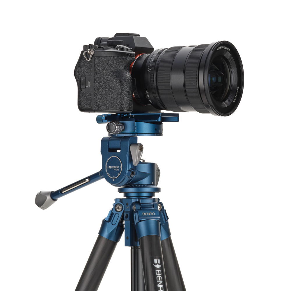 Benro Benro SuperSlim CF 1.5 Series, 4 Section Tripod with PHVF3 Hybrid Flip Head