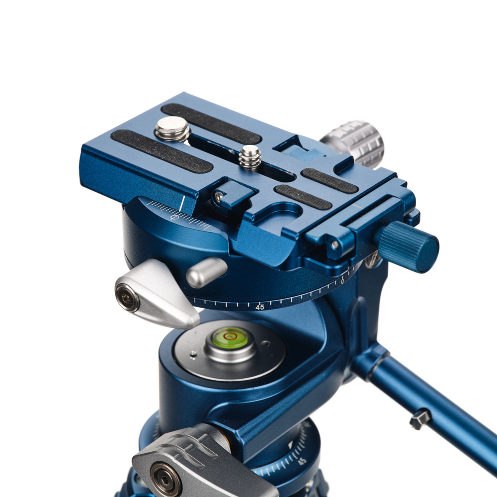 Benro Benro SuperSlim CF 1.5 Series, 4 Section Tripod with PHVF3 Hybrid Flip Head