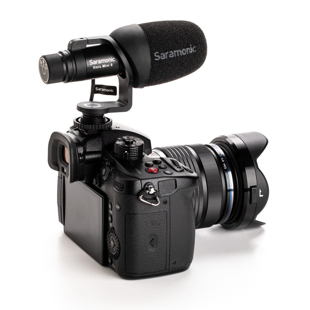 Saramonic Vmic Mini S Multi-Pattern Camera-Mount Shotgun Mic for Cameras & Mobile w/ HP Out, 360˚ Shock Mount