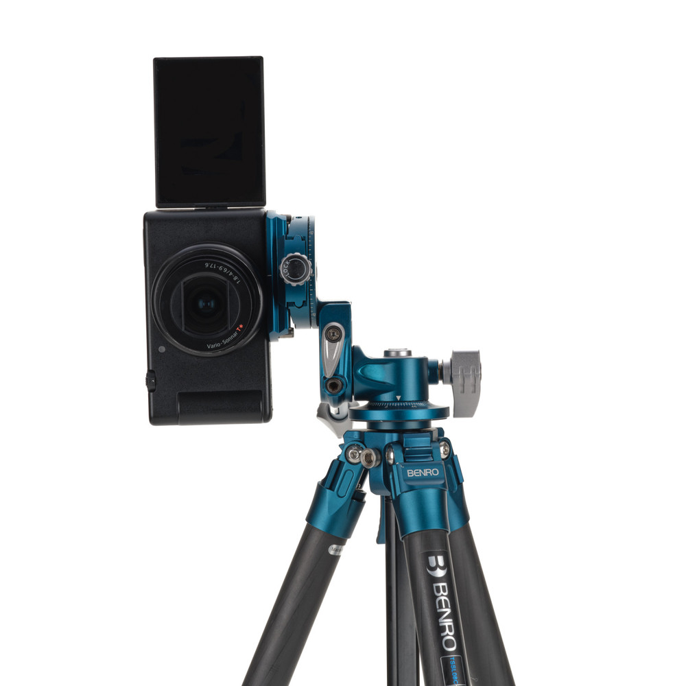 Benro SuperSlim CF 0 Series, 4 Section Tripod with PHVF2 Flip Head (Open Box)