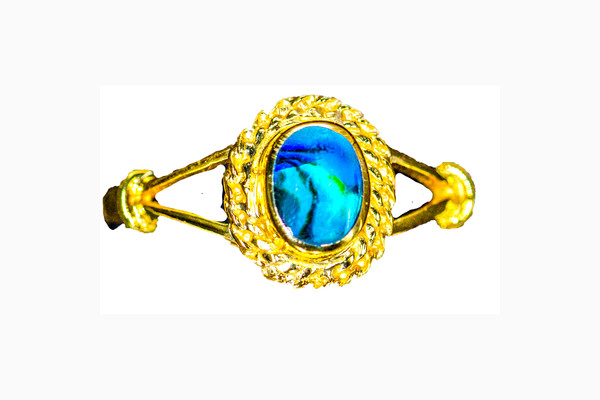 Oval with Rope Border Shaped Northern Lights 22K Gold Plate Ring | F&F Inc.

This gorgeous Oval with Rope Border shaped Northern Lights is inlayed into a elegant 22K Gold Plate ring.  The dimension of the stone on the ring is approximately .36" x .415".  The product id # is RNL-1017-G.         

This ring comes in the following sizes for the sterling silver ring band.  Size 5, 6, 7, 8, 9 and 10     

It is a 22K plate on sterling silver. The plating is with 30mils of 14k gold. Typically plating is done with 3mils of gold. We work with the extra gold plating to ensure your beautiful jewelry piece will have a strong gold color for years to come!!  

This is our line of PĀUA Shell Jewelry.  In New Zealand, abalone is called pāua or blackfoot pāua is the ubiquitous New Zealand pāua the highly polished nacre of which is extremely popular as souvenirs with its striking blue, green, and purple iridescence that allows for the stunning jewelry.

Enjoy your unique piece of history!

Features
Northern Lights
Paua Shell
22K Gold Ring
Sterling Silver Base Metal
Oval with Rope Border Shaped 
Lifetime Guarantee!!