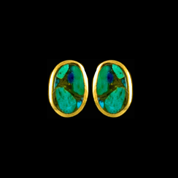 This classy oval Northern Lights is inlaid into a beautiful 14K gold earring.  These unique earrings have a post backing.  The measurements of the earrings are approximately .33"x.22".  The product ID is ENL-1003-G