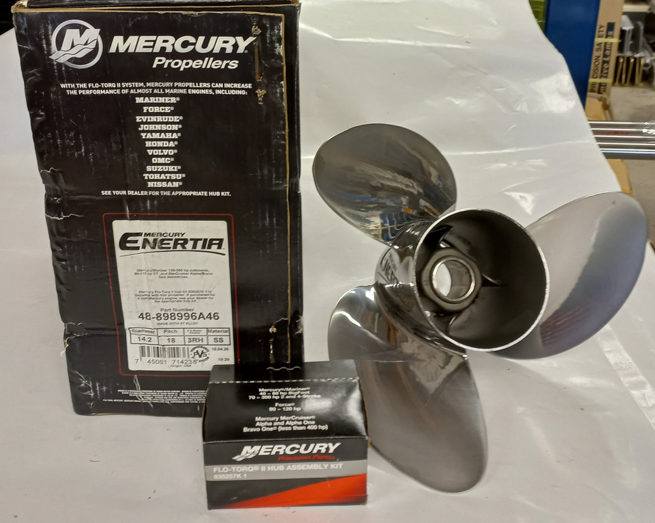 Propeller Mercury 14.2 x 18 Enertia  3 Blade RH S/STEEL