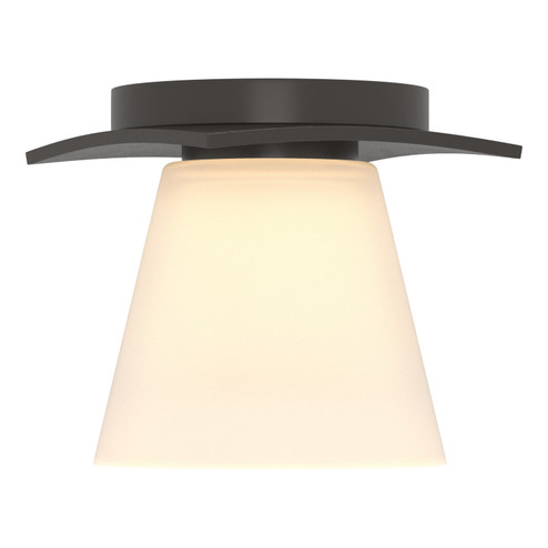Wren One Light Flush Mount in Oil Rubbed Bronze (39|126601-SKT-14-GG0242)