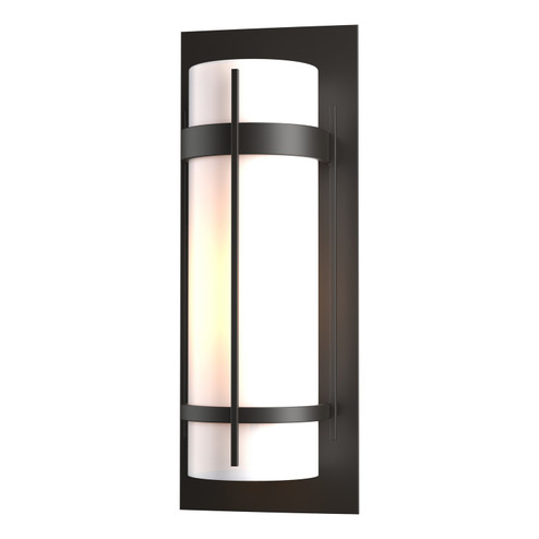 Banded One Light Outdoor Wall Sconce in Coastal White (39|305894-SKT-02-GG0037)