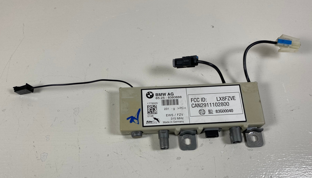 BMW e39 540i 530i 525i STEREO AM FM ANTENNA MODULE AMPLIFIER 8380686