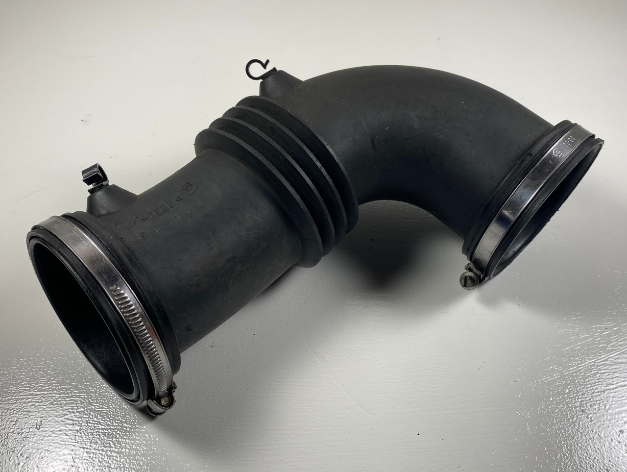 1999-03 BMW E39 M5 PASSENGER S65 AIR INTAKE TUBE 1405875