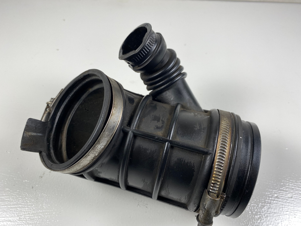 BMW E39 525i E46 325 THROTTLE BODY AIR INTAKE BOOT 1435627