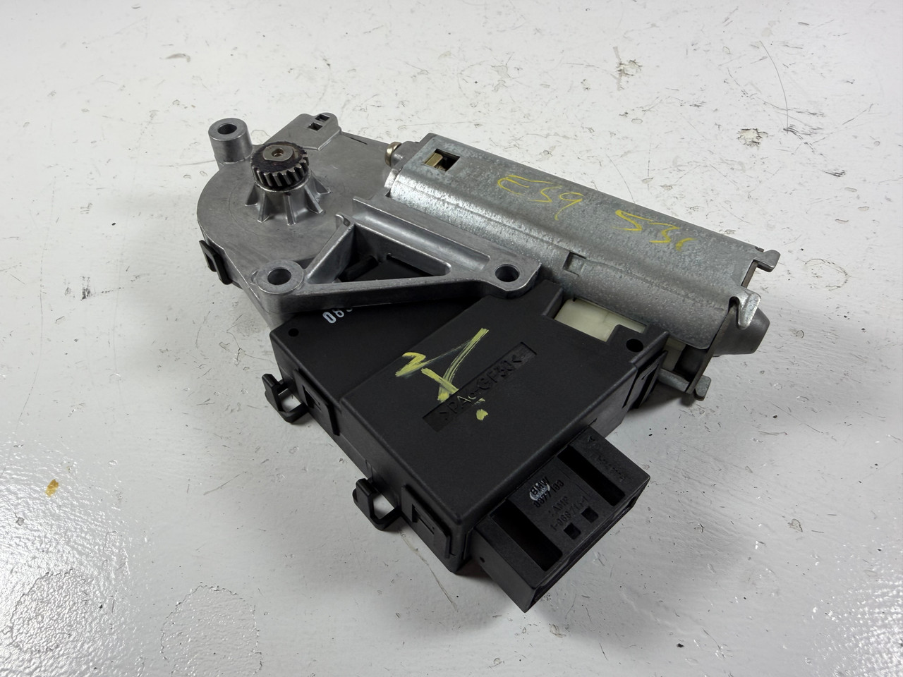 ELECTRIC SUNROOF MOTOR BMW E39 M5 540i 530i 525i 8381480