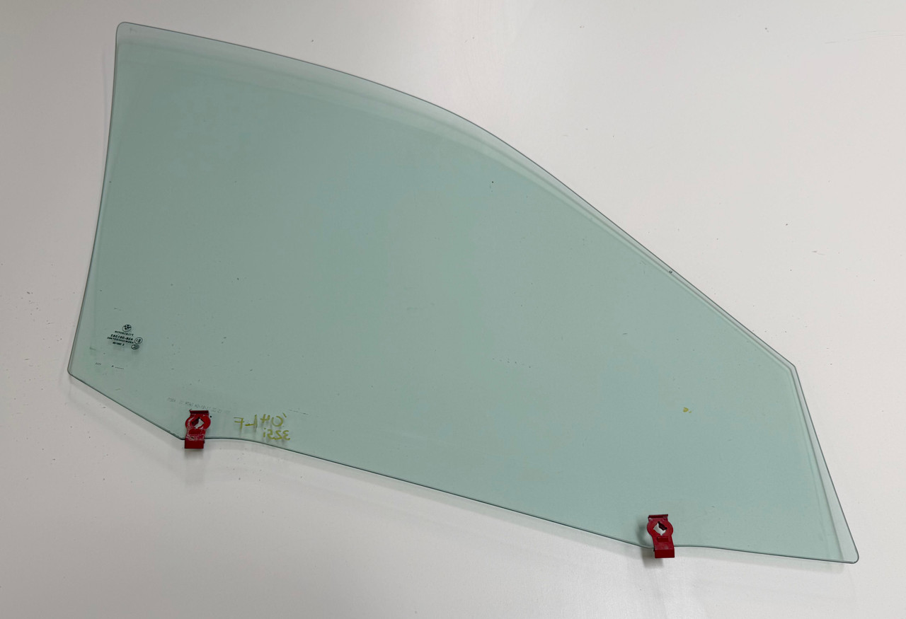 BMW E46 330i 325i 323i Sedan Driver Front Window Glass 8196025