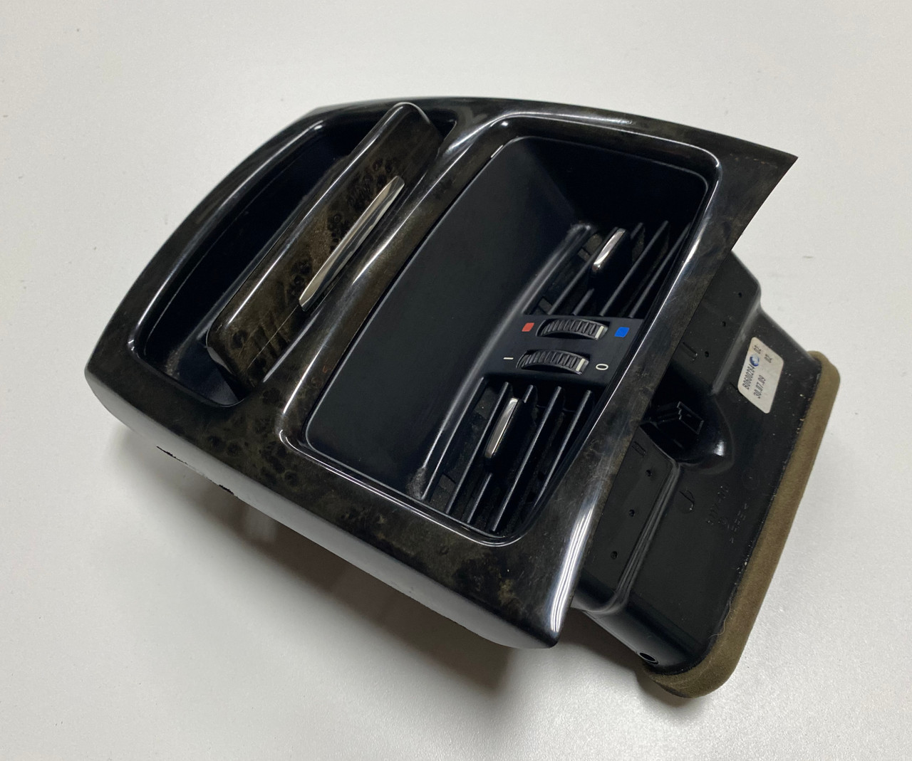 200713 BMW e92 e93 3SERIES CENTER CONSOLE REAR AIR VENT STORAGE