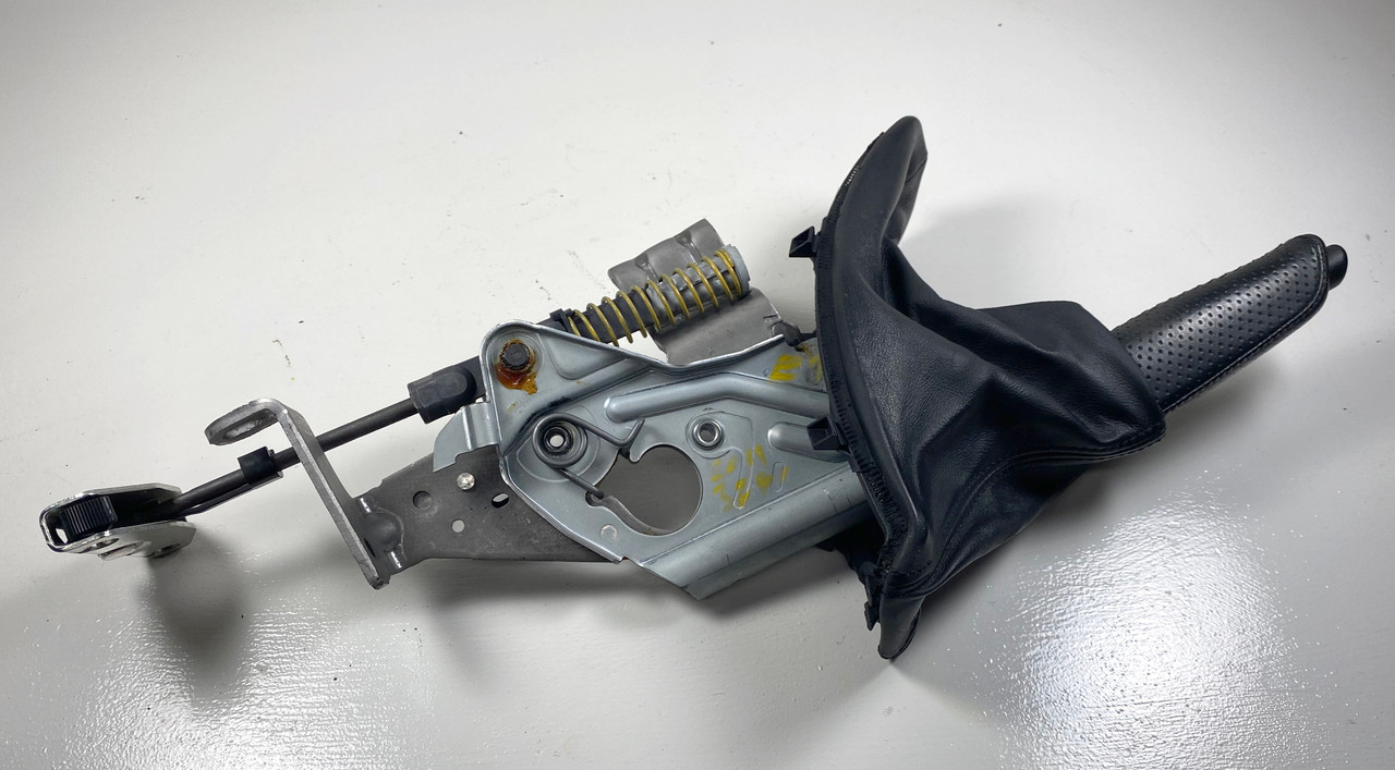 BMW e90 e92 335i 328i EMERGENCY E HAND BRAKE LEVER W/ LEATHER COVER 6782749