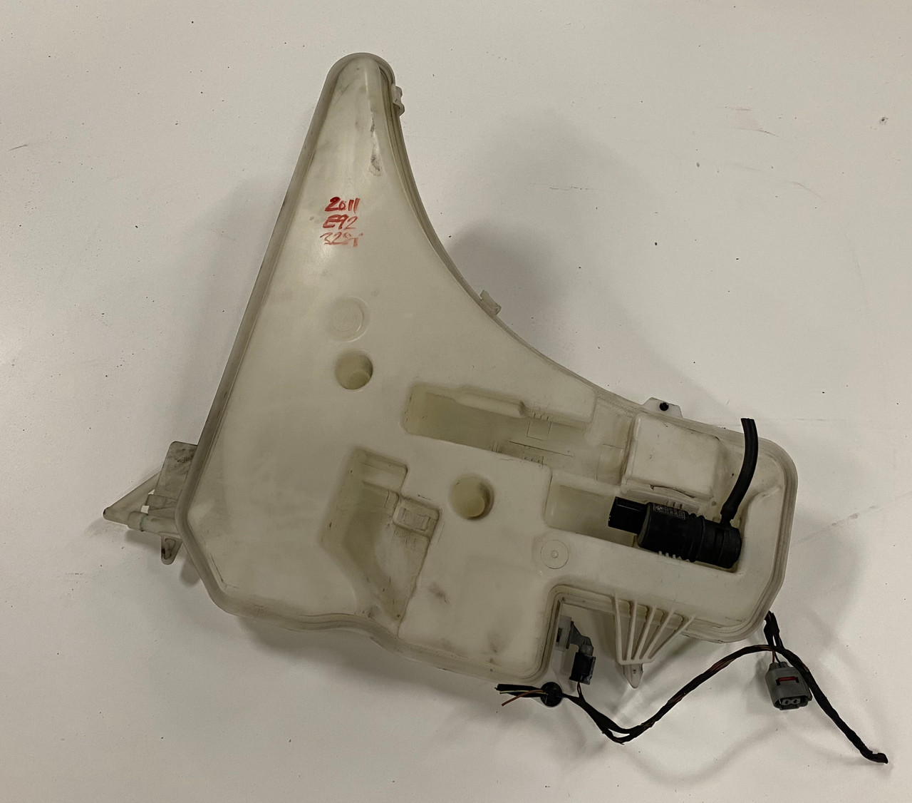 2007-13 BMW E92 E93 3-SERIES WINDSHIELD FLUID TANK RESERVOIR 7157146 -  bimmermerchant