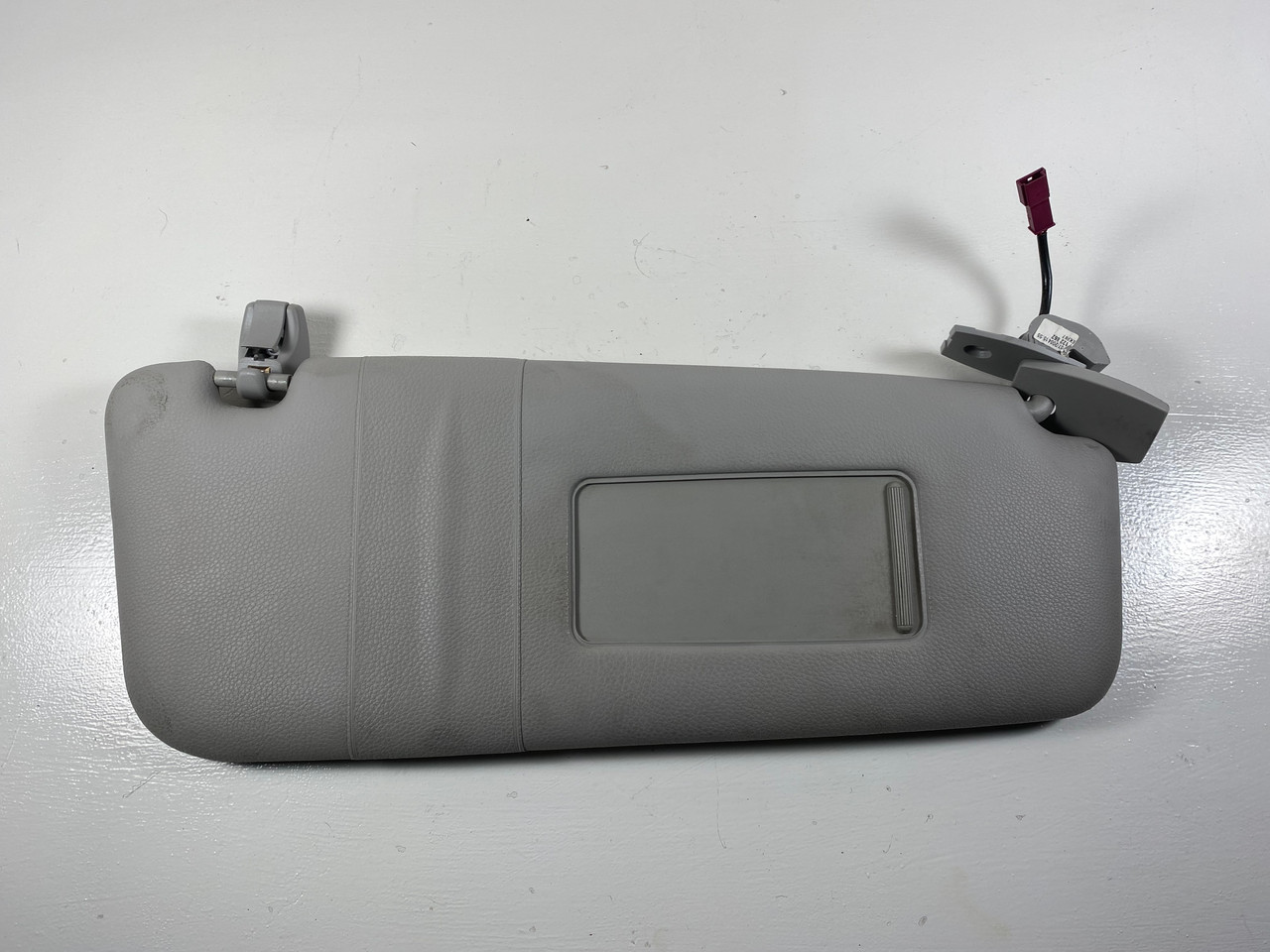 2004-09 BMW E60 5-SERIES PASSENGER SUN VISOR OEM