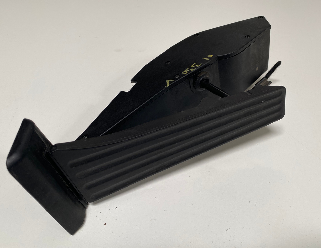 2001-05 BMW  E38 E46 E39 E53 ELECTRIC ACCELERATOR GAS PEDAL 6756492