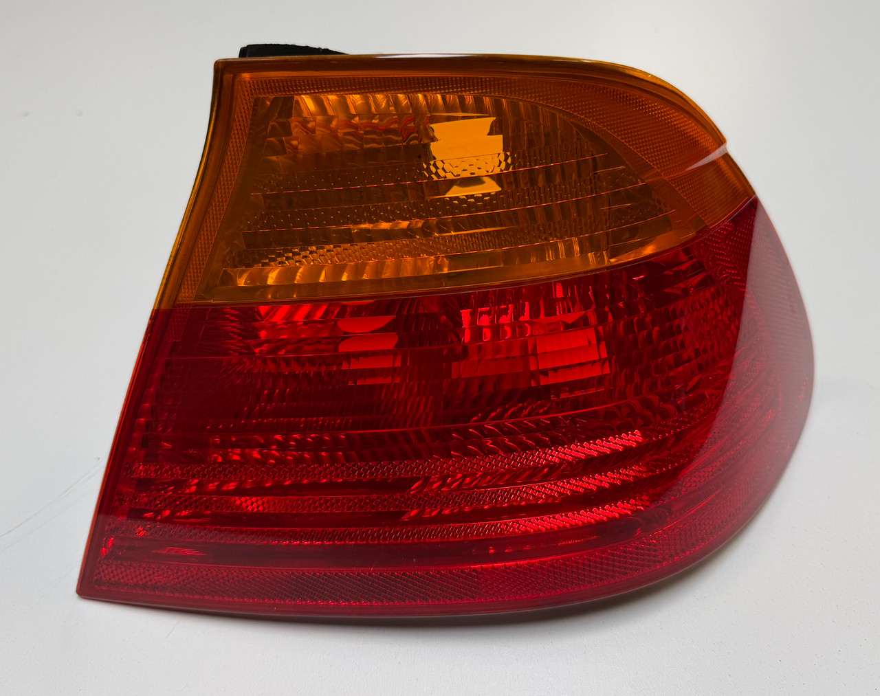 1999-03 BMW E46 330ci 325ci 323ci CONVERTIBLE PASSENGER TAIL LIGHT 8375802