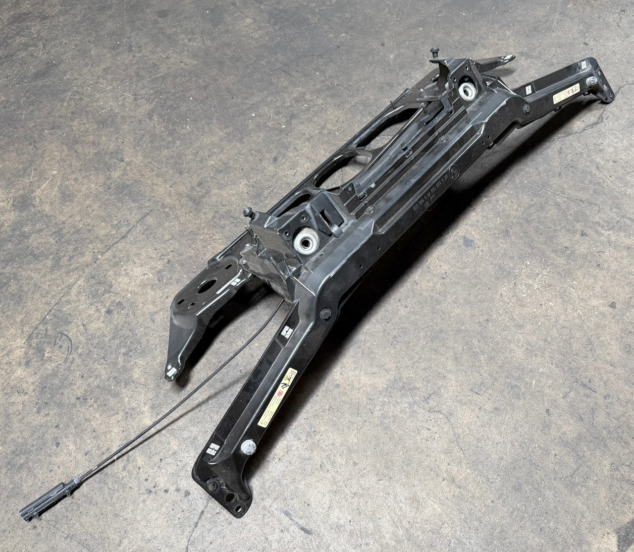 BMW E46 M3 330 325 323 FRONT RADIATOR CORE SUPPORT 8266038