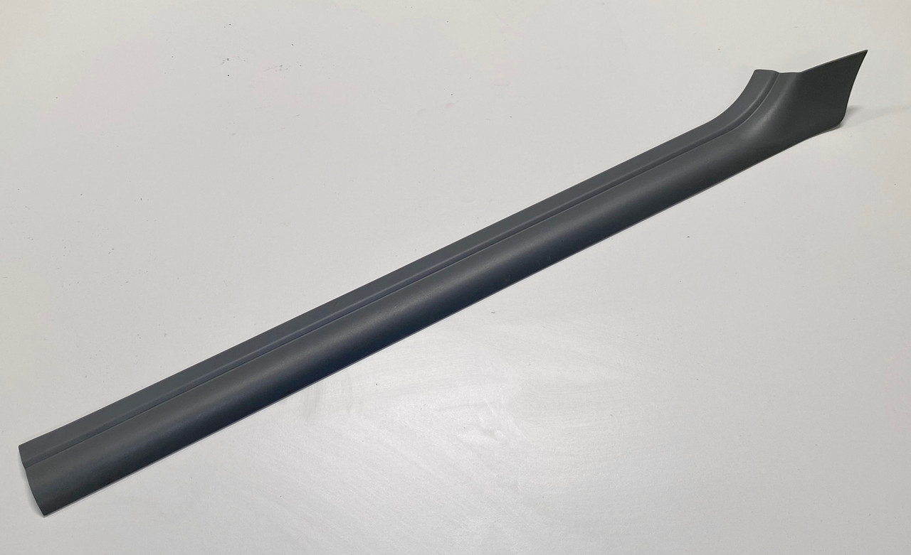 BMW E46 3' CONVERTIBLE PASSENGER LOWER ENTRANCE SILL 8239966