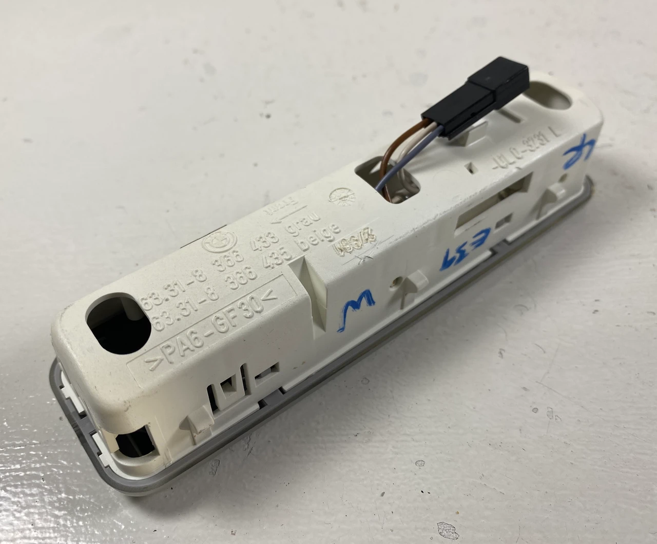 1999-03 BMW E39 5-SERIES WAGON DRIVER REAR UPPER READING LIGHT 8366433
