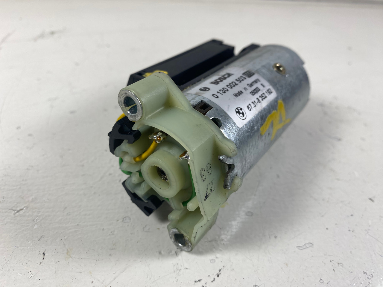 DRIVER FRONT ELECTRIC SEAT MOTOR BMW E39 540i 530i 5258i 8352192