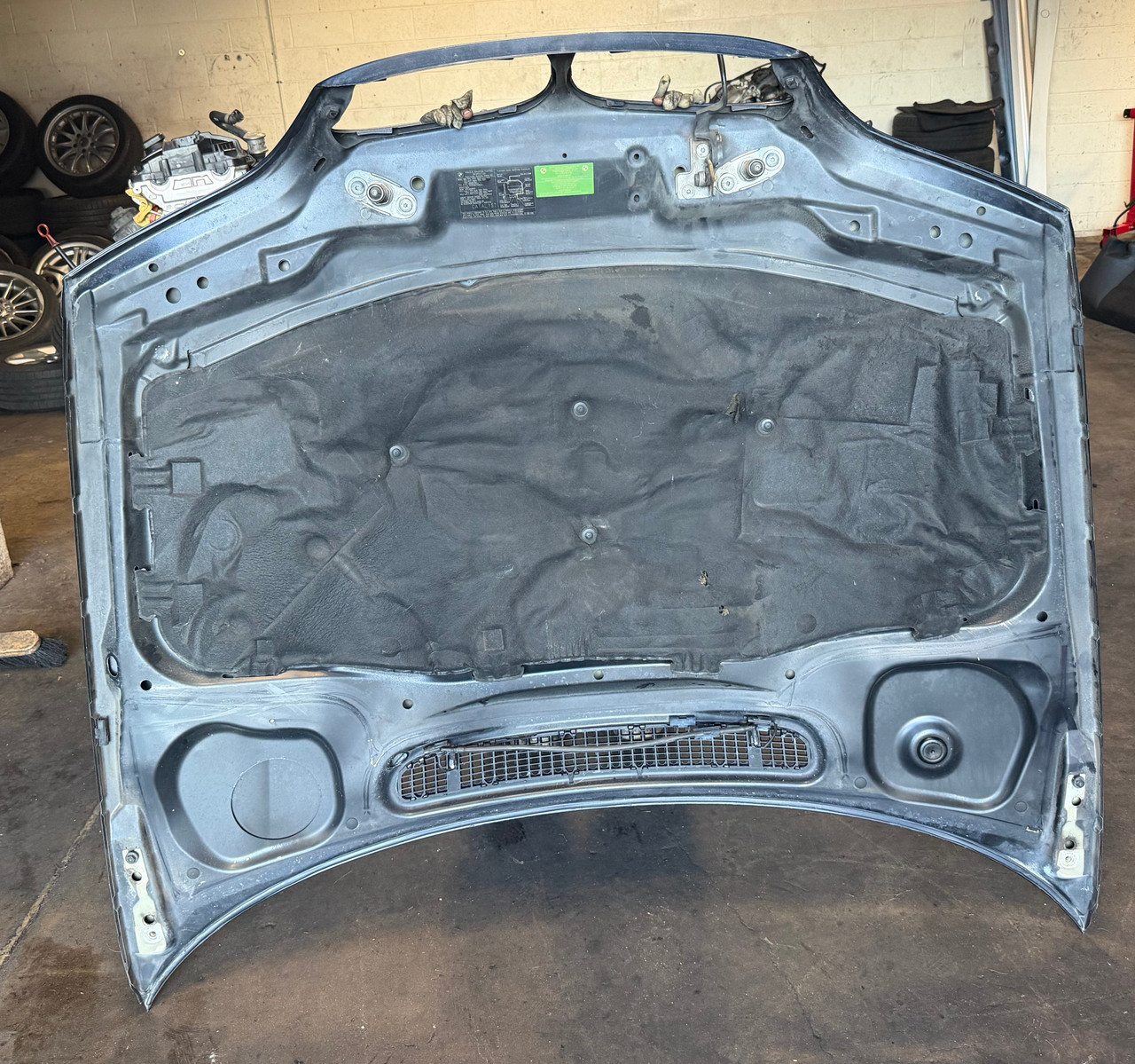2004-06 BMW e46 330ci 325ci Hood Assembly Monacoblau 7065256